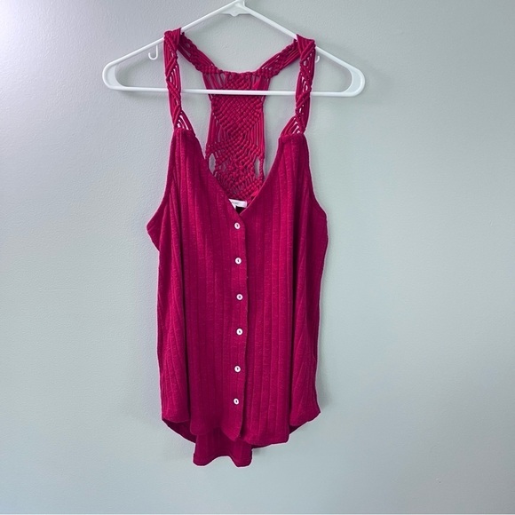 Maurices Tops - NWT Maurice’s red crochet back button down tank small